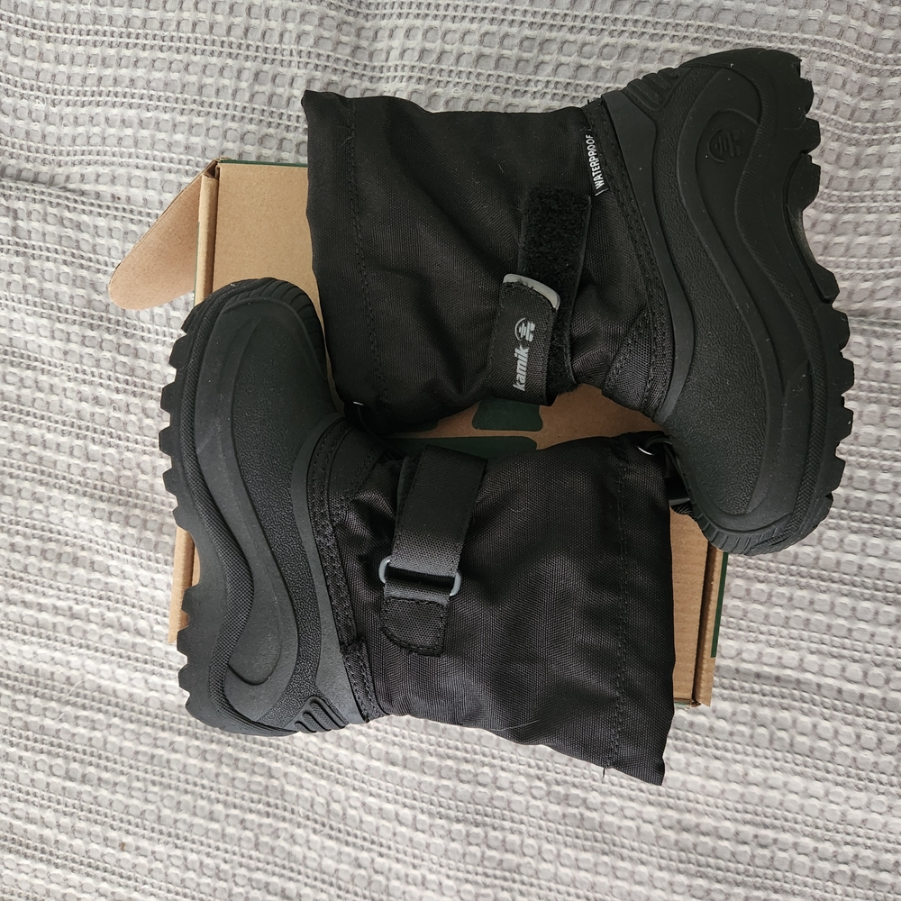 Kamik Finley Black Snow Boots with Insulation and Traction, Toddler Size 9